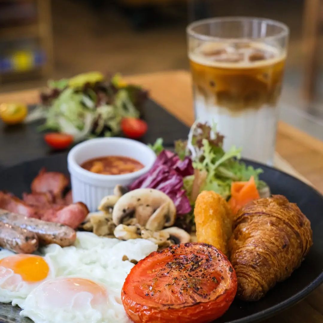 best cafe hong kong, yau ma tei, kubrick, all day breakfast, coffee, bookstore, kowloon