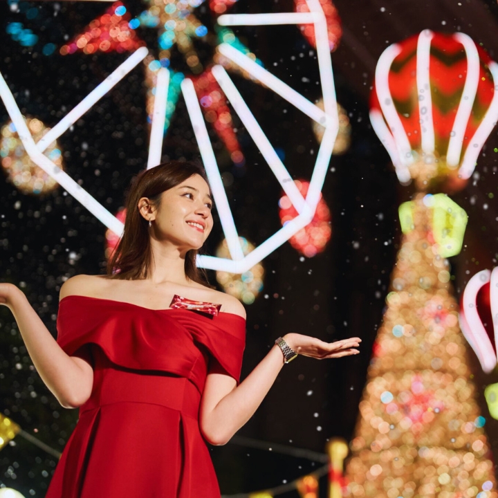 lee tung avenue festive chistmas lights display market christmas tree fake snow