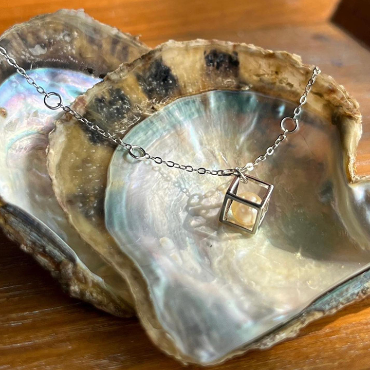 cool things to do in hong kong: harvest a pearl to make your own jewellery