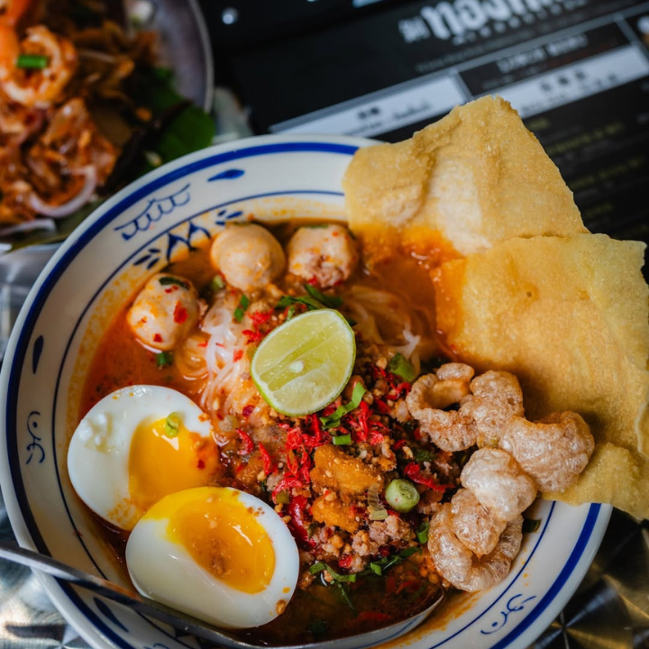 Thonglor authentic Thai Food in Little Kowloon 